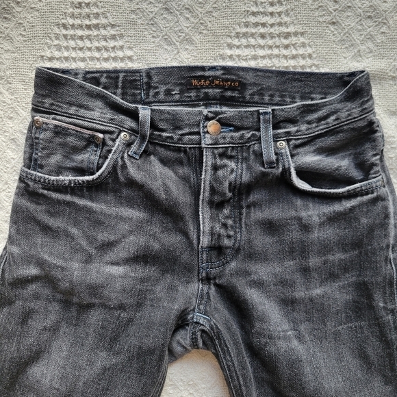 Nudie Black Distressed High-Waisted Cut Off Midi Jean Shorts with raw  hem - Picture 3 of 12